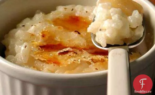 Budincă de orez caramelizată cu pere și stafide