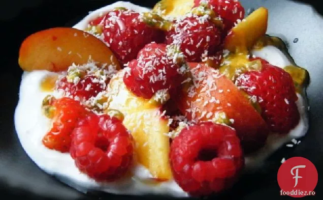 Dieta 5:2-Salată De Fructe De Cocos = 174 Calorii