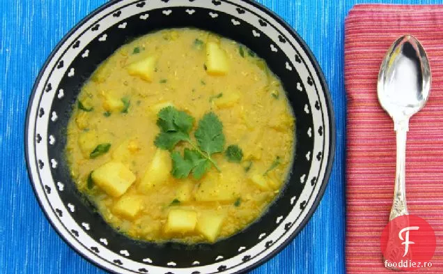 Supă Condimentată De Cartofi Și Linte Roșie