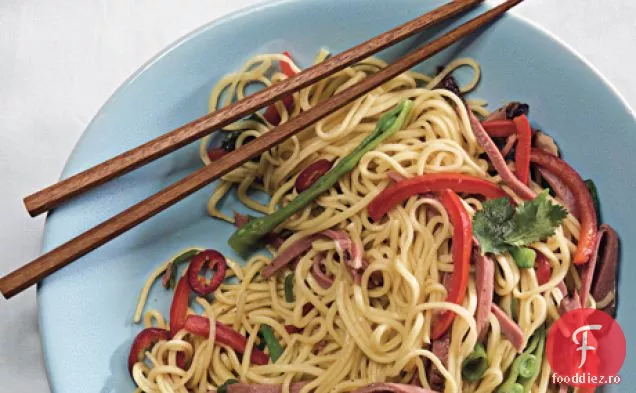 Taitei de ou chinezi cu rață afumată și mazăre de zăpadă