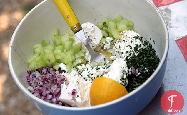 Salată De Castraveți Și Feta