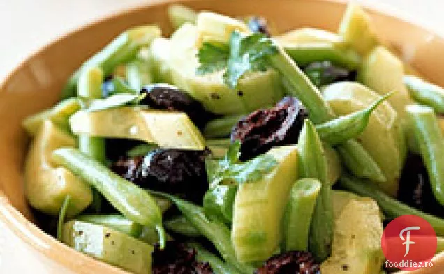 Salată De Castraveți, Fasole Și Măsline