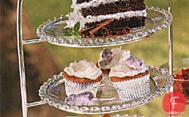 Cupcakes de morcovi cu glazură de brânză cremă de ghimbir