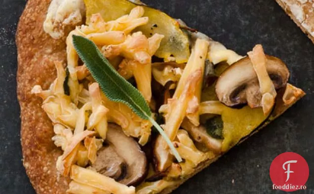 Pizza Gouda cu ciuperci, dovlecei și afumate (răsfățul sănătos)