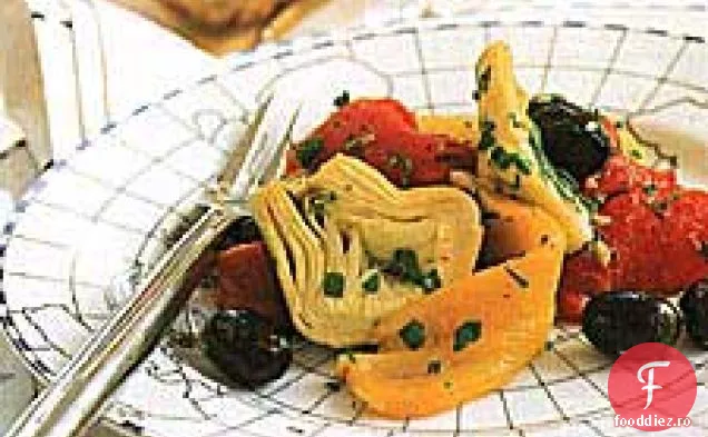 Antipasto de anghinare, măsline și piper prăjit