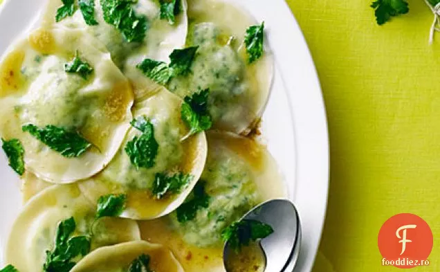 Ravioli de pătrunjel cu sos de unt brun