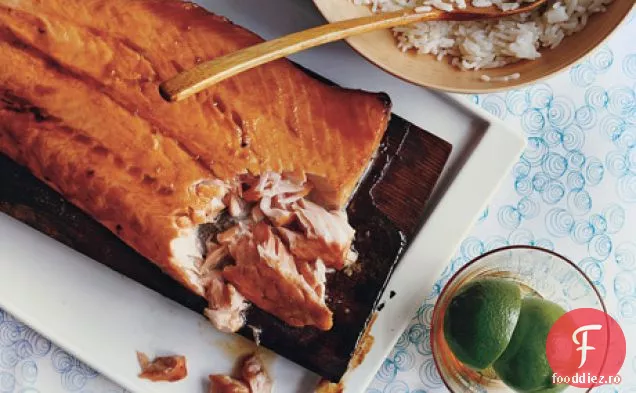 Somon Planked cu orez de nucă de cocos