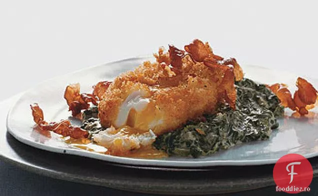 Ouă Poșate prăjite cu spanac cremă și șuncă Serrano