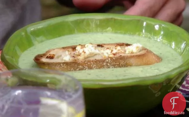 Gazpacho de castraveți-Litchi cu Crostini Feta