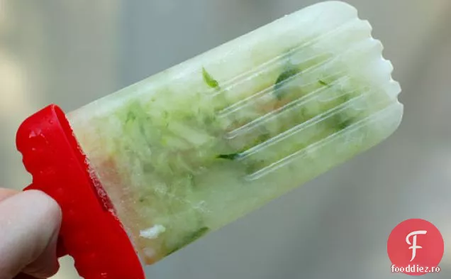 Popsicles de Limeade de castraveți-busuioc