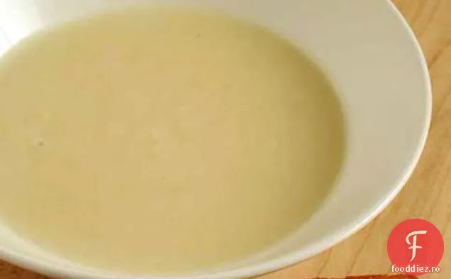 Supă de mere cu crutoane de tort