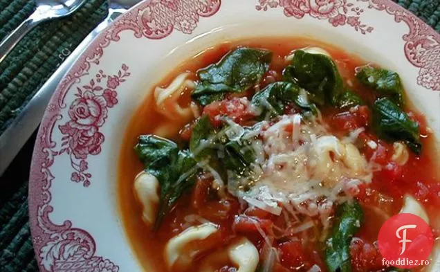 Supă De Spanac De Roșii Tortellini