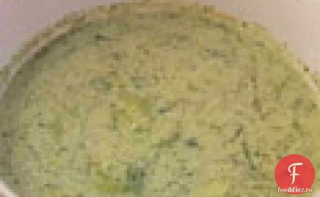 Supa de castravete-marar cu Scallions