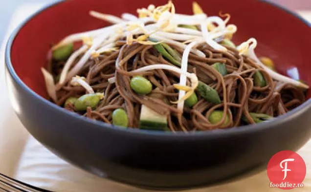 Salată picantă de tăiței de castraveți cu Edamame