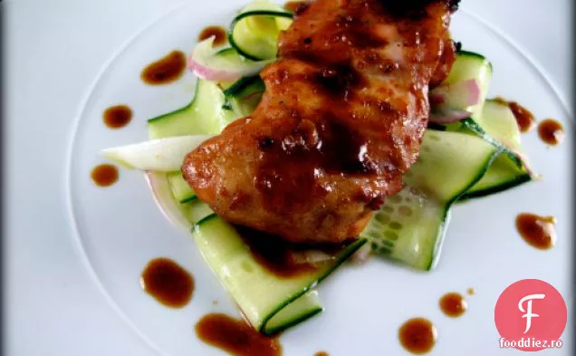 Ketchup-mai puțin picant Bbq pui cu Cukes marinate și ceapă
