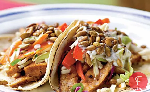 Tacos de porc cu Slaw și Pepitas picante