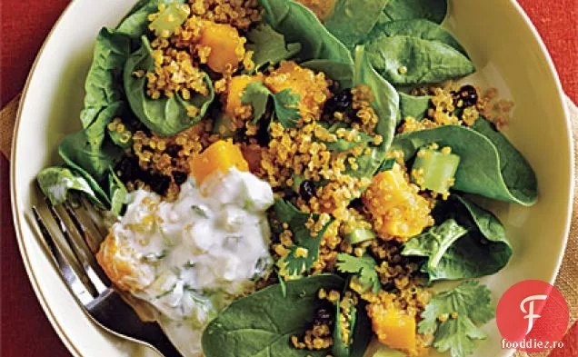 Salată de quinoa curry cu Raita de castraveți-mentă