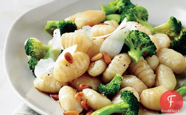 Gnocchi de unt rumenit cu Broccoli și nuci