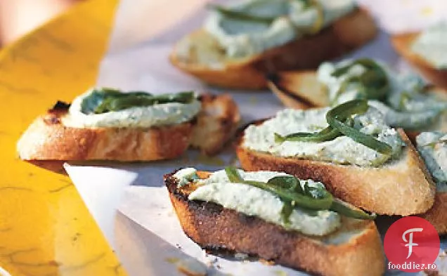 Crostini cu feta-Chile răspândit