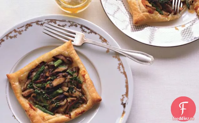 Tarte cu sparanghel și ciuperci