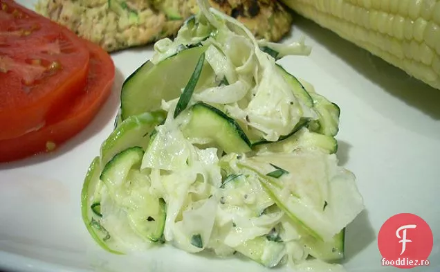 Salată De Vară Cu Fenicul De Castraveți
