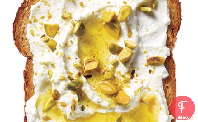 Ricotta-Pâine Prăjită Cu Fistic