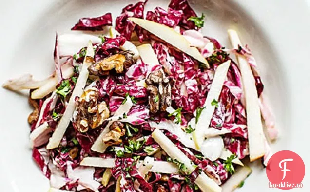 Salată Radicchio Waldorf cu sos de cidru