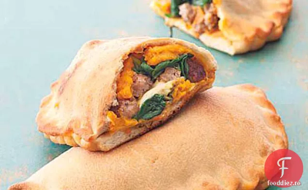 Calzone de dovleac, cârnați și spanac