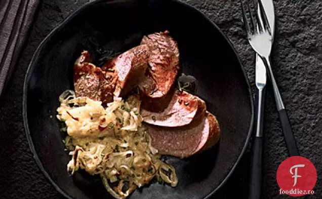 Filet de porc afumat cu sos Bourbon-rozmarin