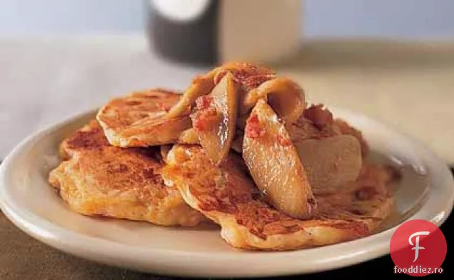 Clatite Cheddar cu mere saut si Bacon