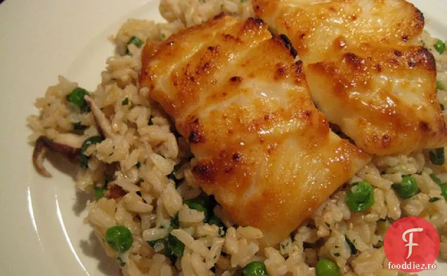 Miso Orange Glaze Cod Cu Orez Brun De Mazăre Shiitake