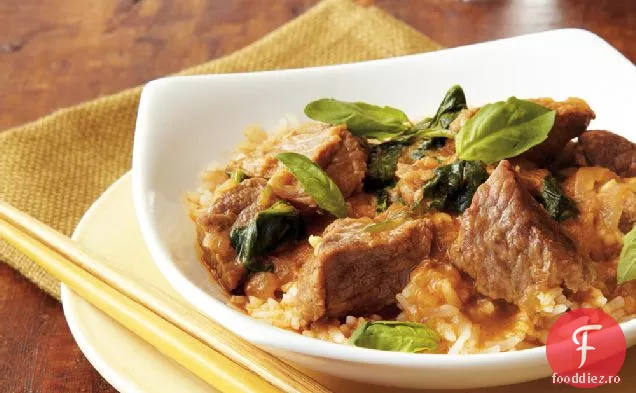 Carne De Vită Cu Curry Roșu Thailandez