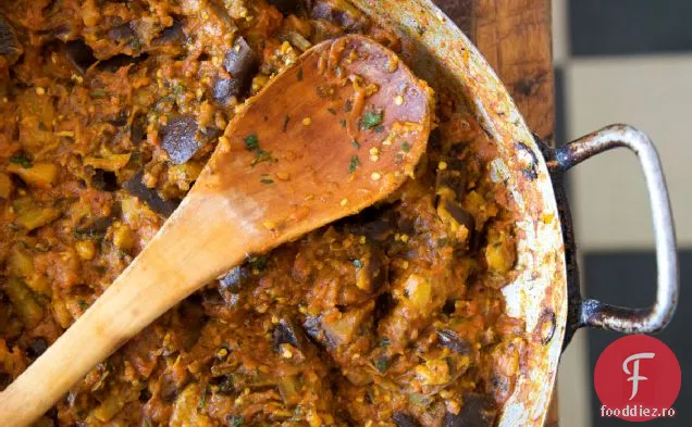 Rețetă Picantă De Salată De Vinete, Roșii Și Usturoi