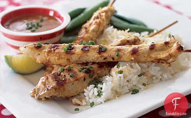 Satay de pui cu sos de arahide