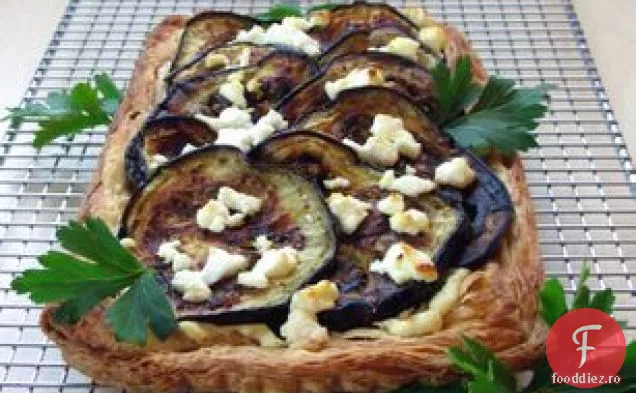 Tartă De Vinete Prăjită, Cu Ceapă Caramelizată Și Chincvrev