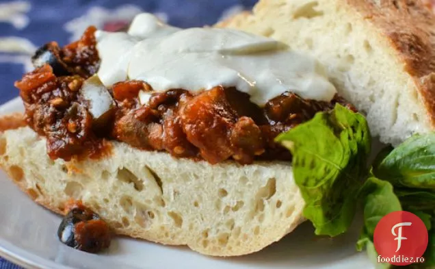 Sandvișuri Cu Caponata De Vinete Cu Mozzarella
