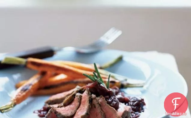 Carne de vânat cu crustă de sare de rozmarin cu sos de cireșe-Cabernet