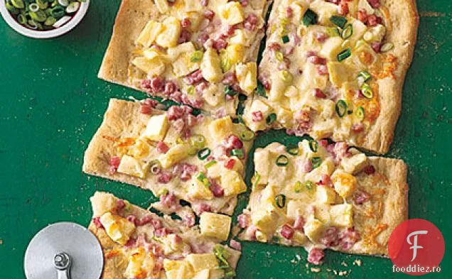 Pizza cu șuncă, ananas și brânză Jack