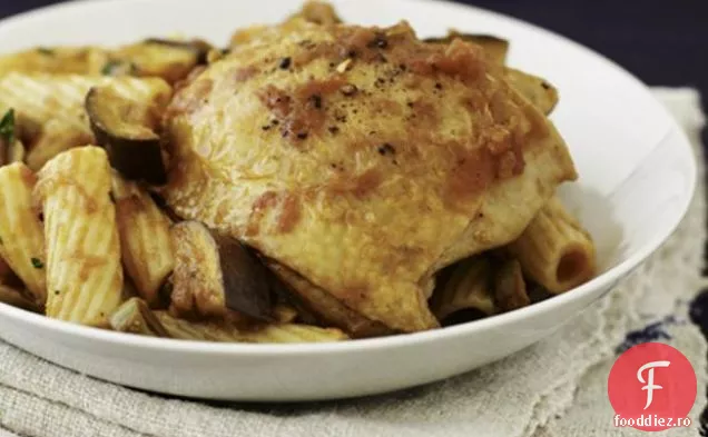 Pulpe De Pui Cu Vinete Și Măsline Peste Paste