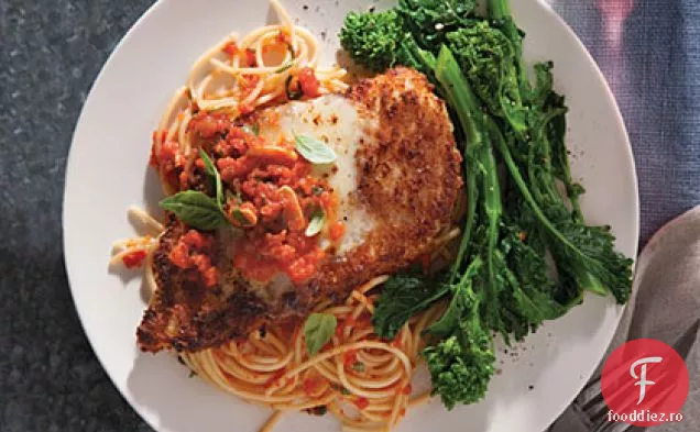 Parmezan de pui cu spaghete