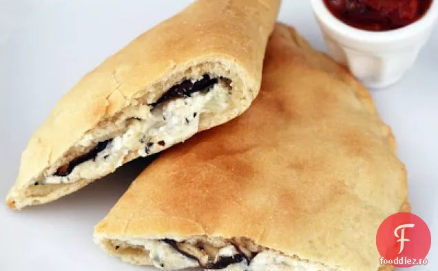 Calzone De Vinete Și Fenicul