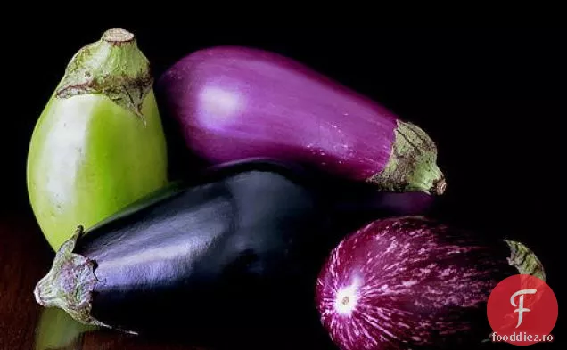 Vinete la grătar cu Feta, mentă și ardei iute