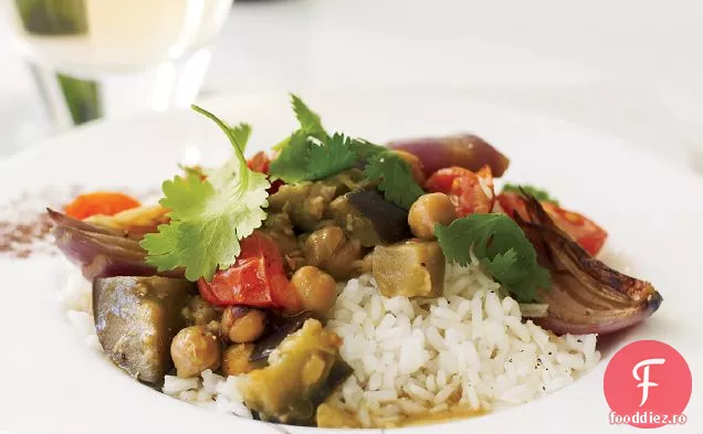 Curry de vinete, năut și roșii