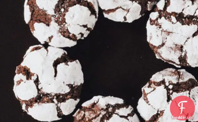 Ciocolată Alune Crinkle Cookie-Uri