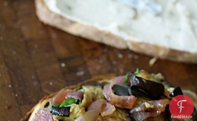 Sandvișuri De Vinete Prăjite Cu Răspândire De Fasole Albă Și Pesto De Arpagic