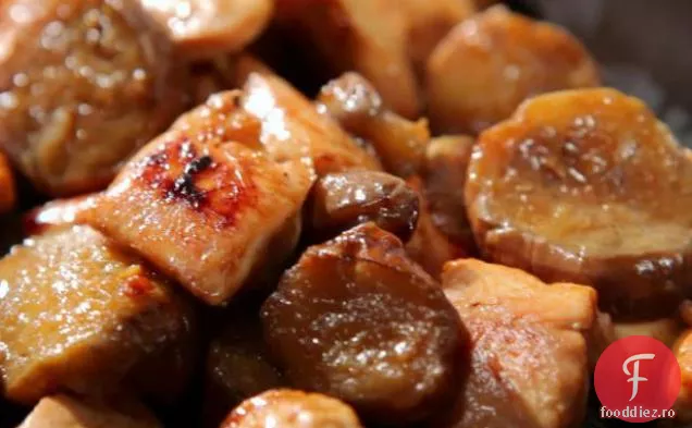 Pui de ceai negru cu vinete