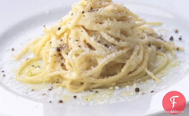 Spaghete Cu Pecorino Romano și piper negru