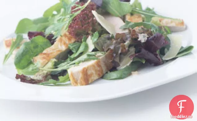 Salată de cotlet de curcan și parmezan