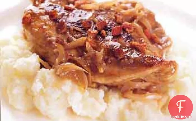 Pui fiert cu șalotă, usturoi și oțet Balsamic