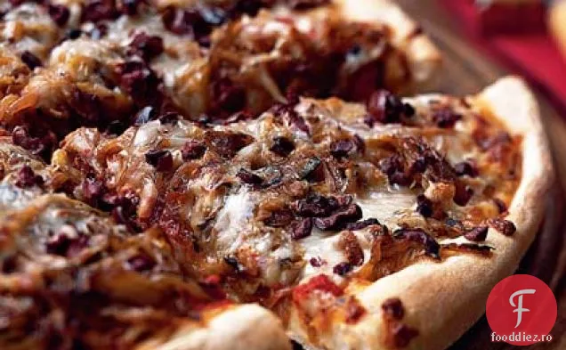 Pizza cu fenicul caramelizat, ceapă și măsline